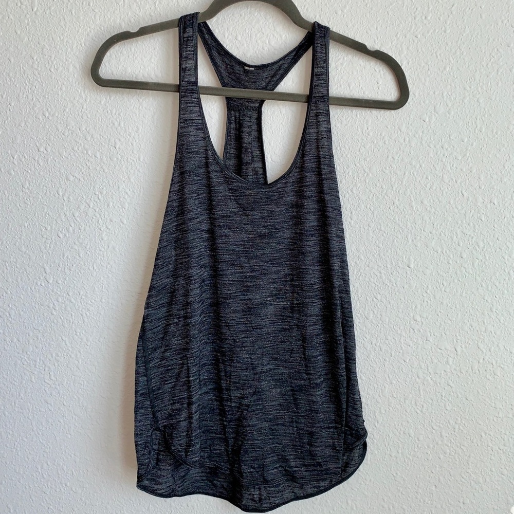 Lululemon workout top size 4